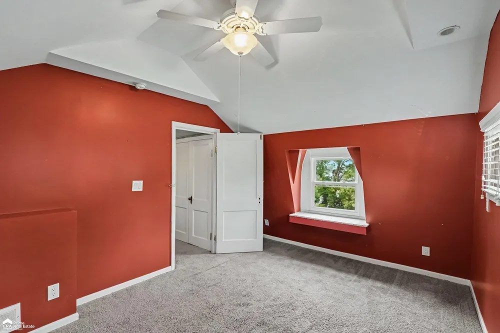 546 Bellevue Avenue Orion Charter Township, MI 48362