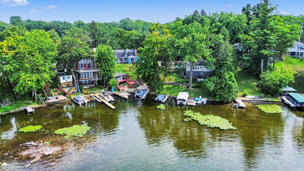 546 Bellevue Avenue Orion Charter Township, MI 48362