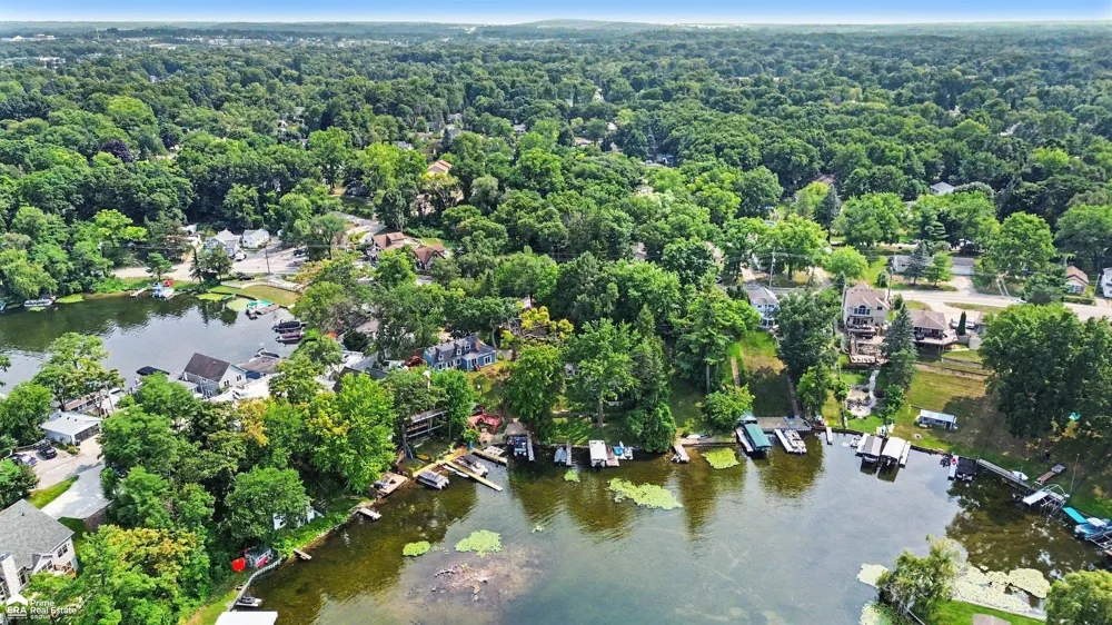 546 Bellevue Avenue Orion Charter Township, MI 48362