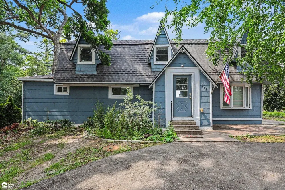 546 Bellevue Avenue Orion Charter Township, MI 48362
