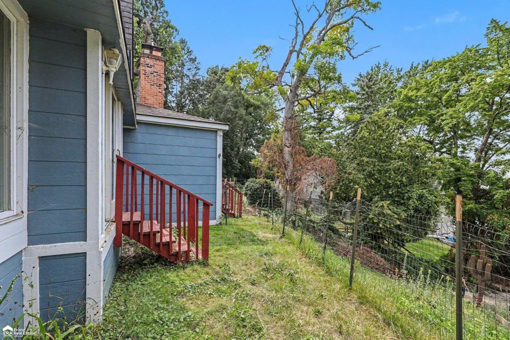 546 Bellevue Avenue Orion Charter Township, MI 48362