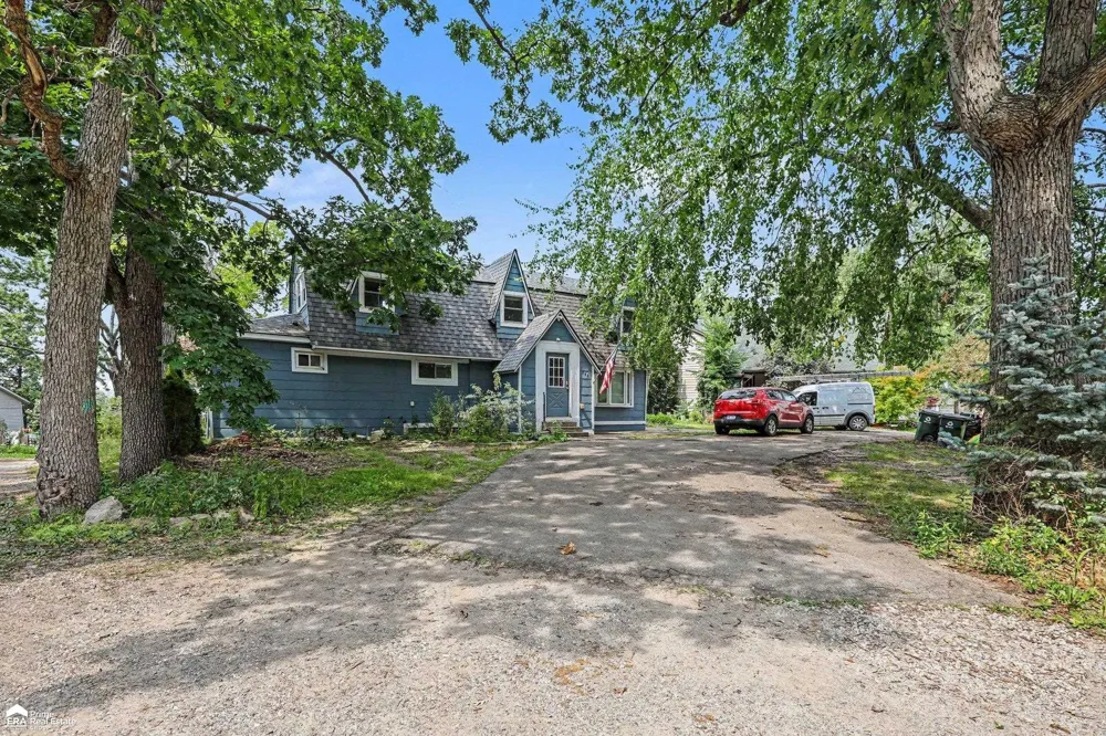 546 Bellevue Avenue Orion Charter Township, MI 48362