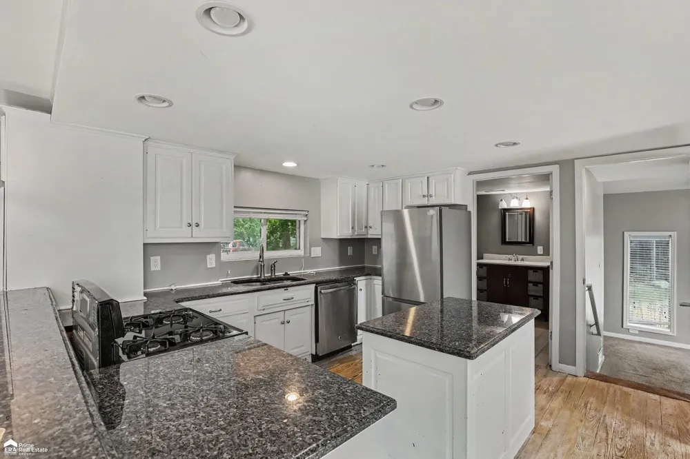546 Bellevue Avenue Orion Charter Township, MI 48362