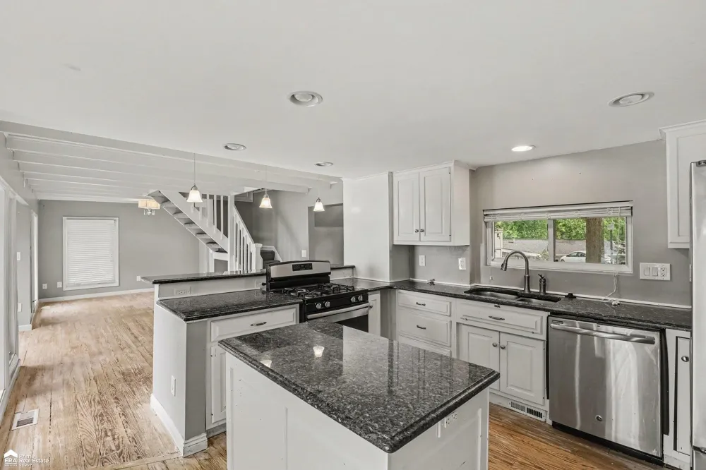 546 Bellevue Avenue Orion Charter Township, MI 48362