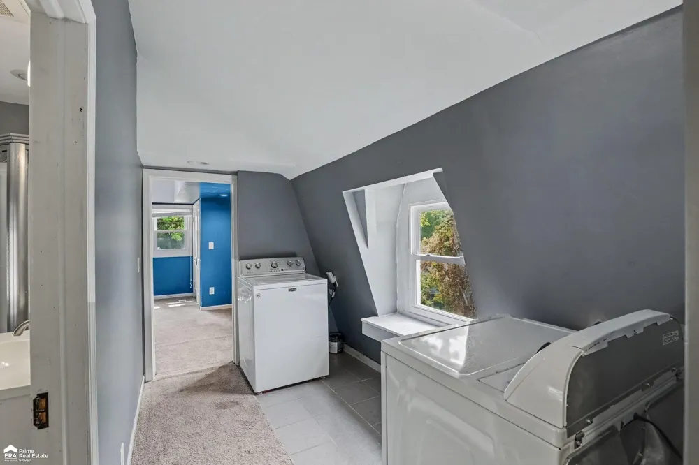 546 Bellevue Avenue Orion Charter Township, MI 48362