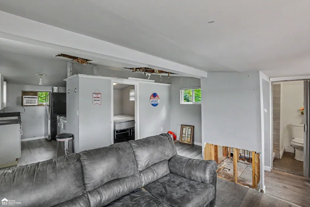 546 Bellevue Avenue Orion Charter Township, MI 48362