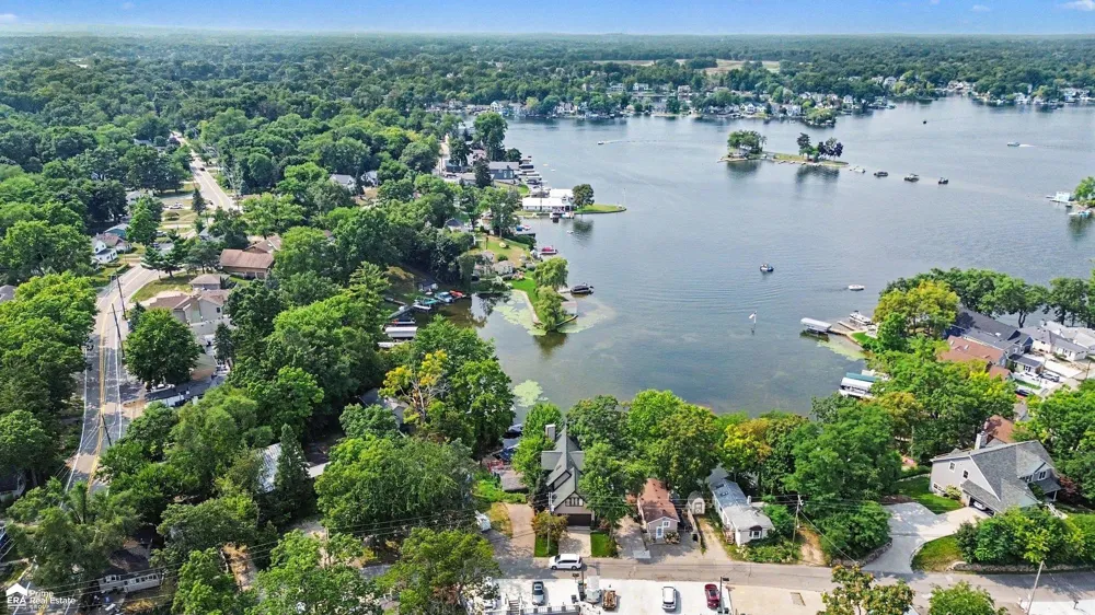 546 Bellevue Avenue Orion Charter Township, MI 48362