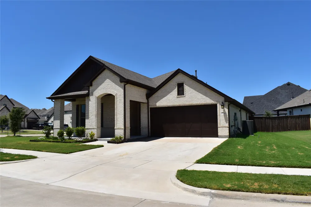 2900 Bluff Creek Drive Mansfield, TX 76063