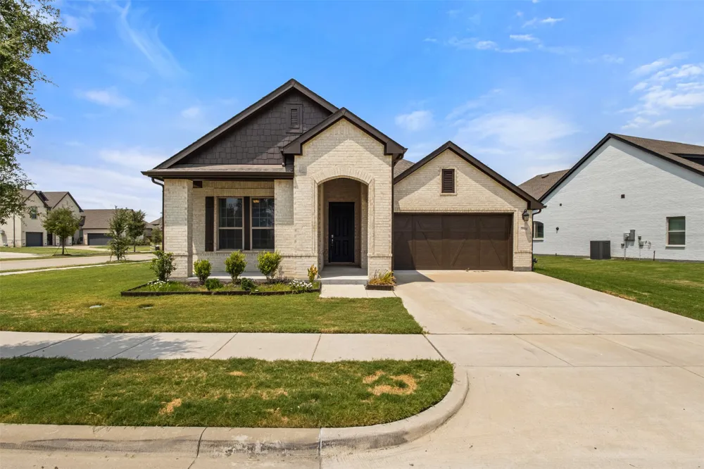 2900 Bluff Creek Drive Mansfield, TX 76063