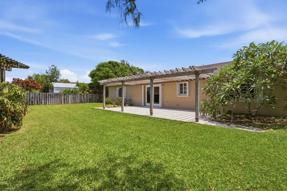 4778 Blue Pine Circle Lake Worth, FL 33463