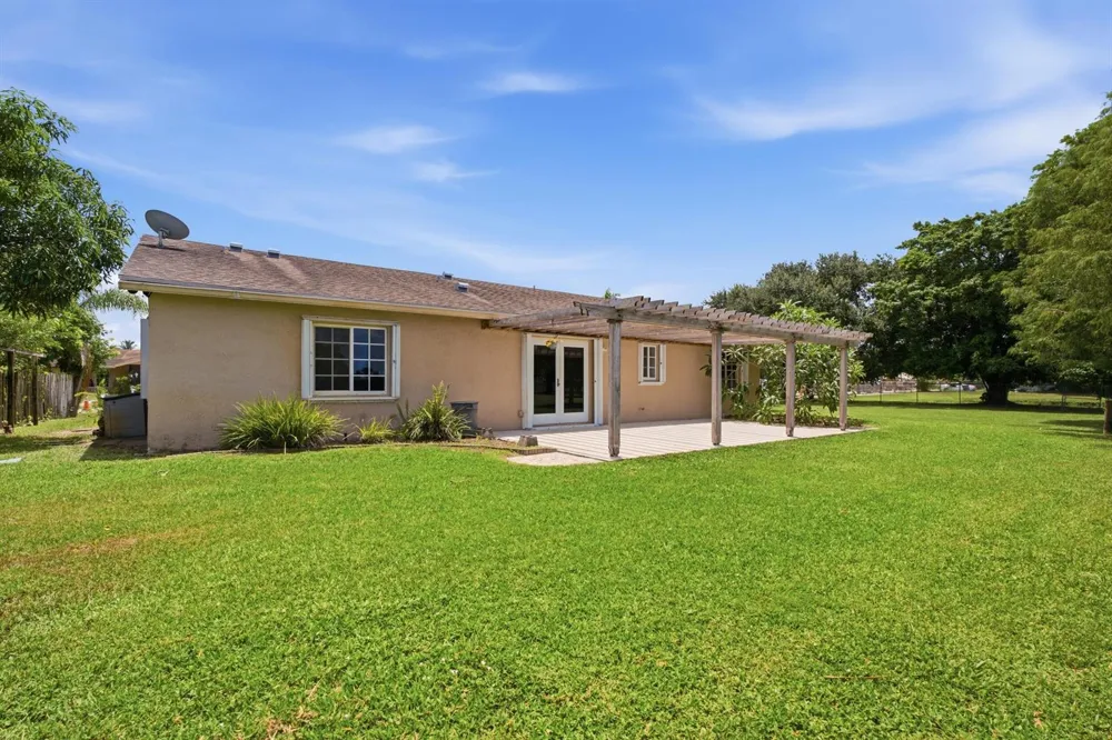 4778 Blue Pine Circle Lake Worth, FL 33463