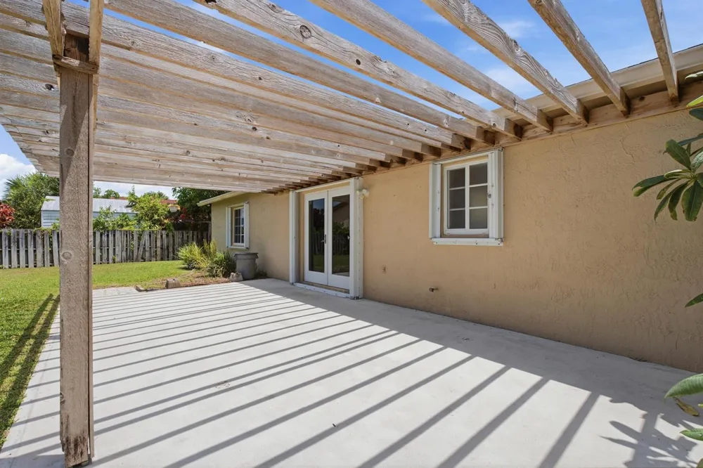 4778 Blue Pine Circle Lake Worth, FL 33463