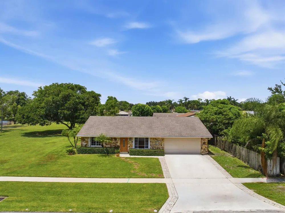 4778 Blue Pine Circle Lake Worth, FL 33463