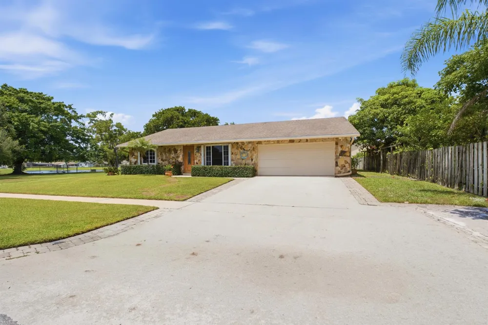 4778 Blue Pine Circle Lake Worth, FL 33463