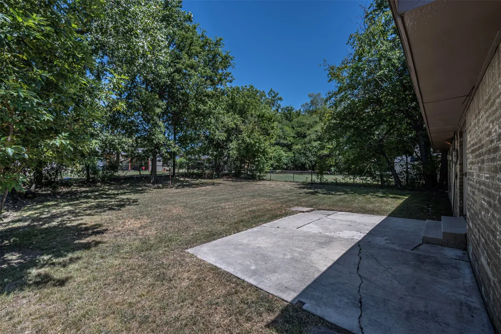 926 Charles Ada, OK 74820