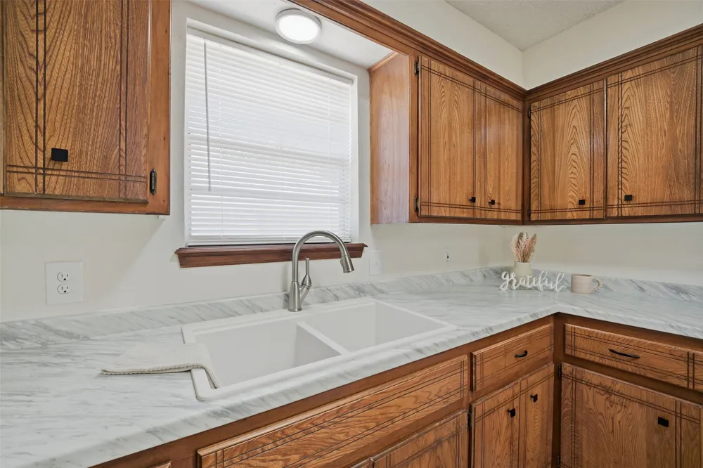 926 Charles Ada, OK 74820