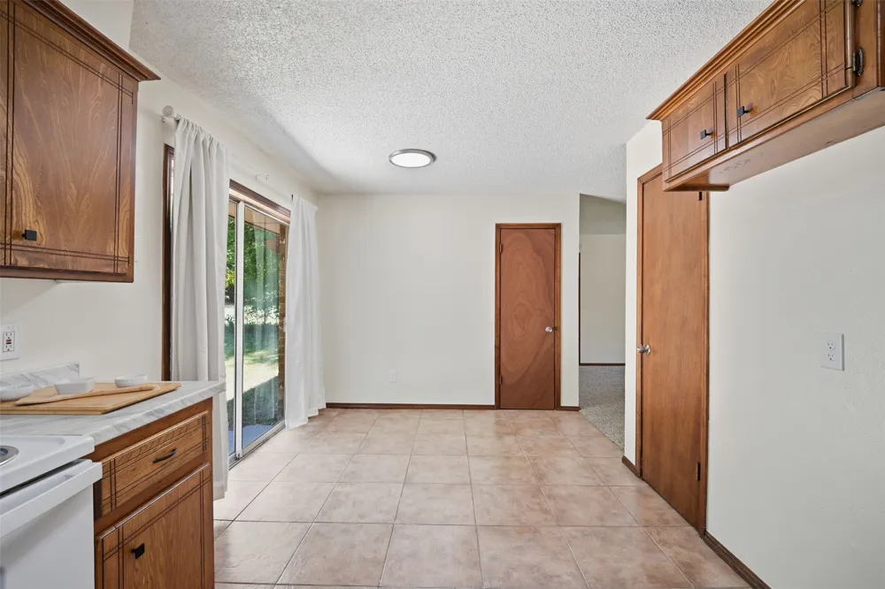 926 Charles Ada, OK 74820