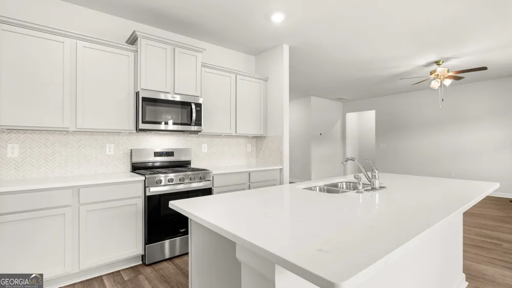 254 Defilippe DR Statham, GA 30666