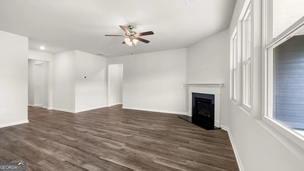 254 Defilippe DR Statham, GA 30666