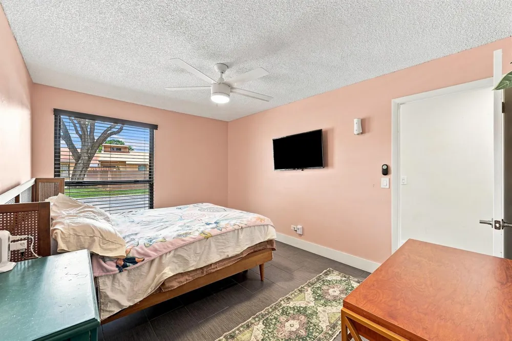 2016 SW 82nd Avenue Davie, FL 33324