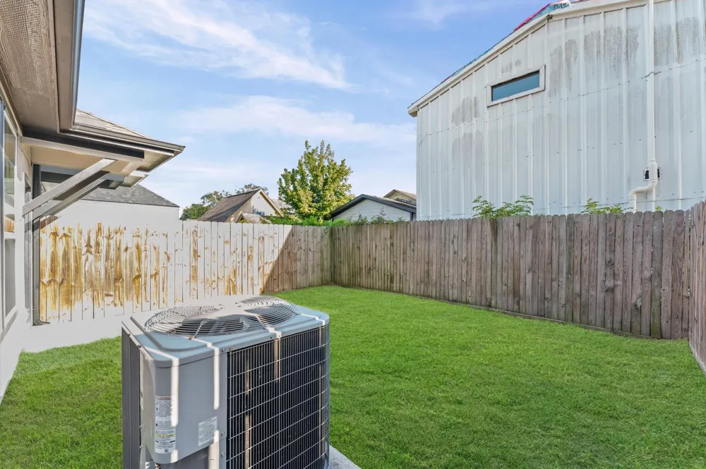 7318 Avenue J Houston, TX 77011