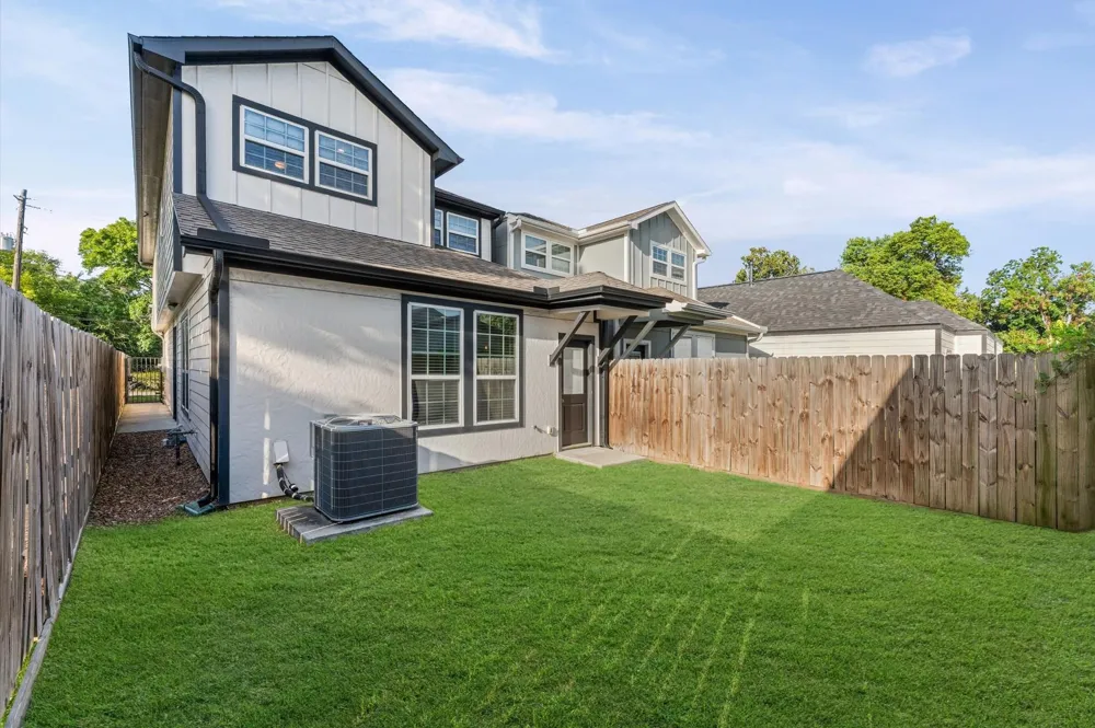 7318 Avenue J Houston, TX 77011