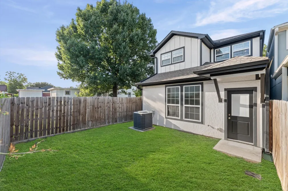 7318 Avenue J Houston, TX 77011