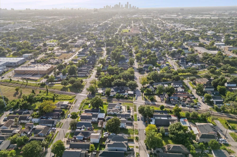 7318 Avenue J Houston, TX 77011