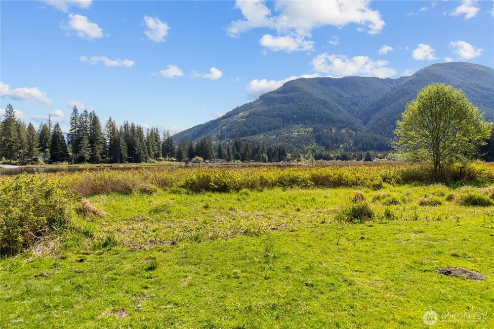 27525 W Lake Riley Road Arlington, WA 98223