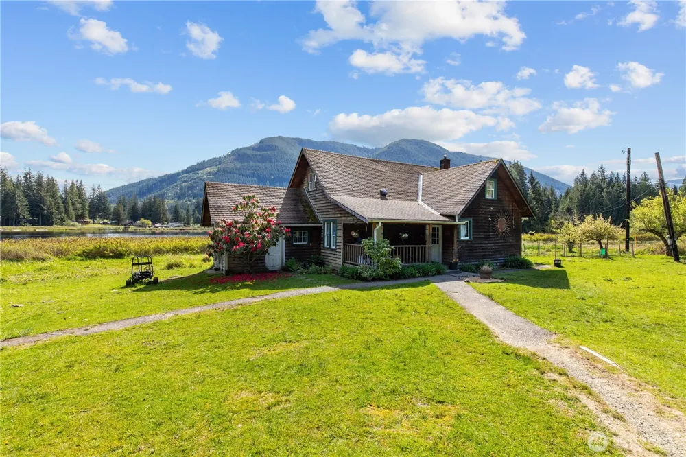 27525 W Lake Riley Road Arlington, WA 98223