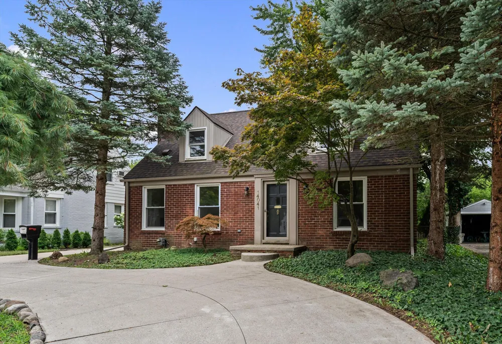 14041 Vernon Street Oak Park, MI 48237