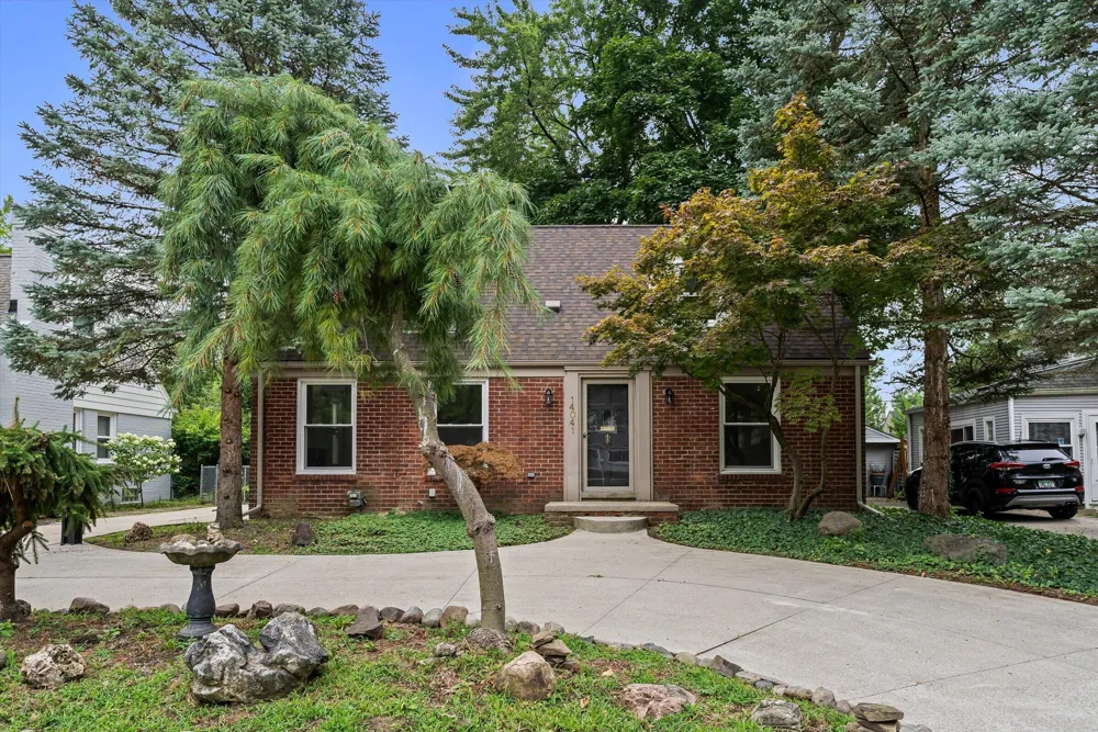 14041 Vernon Street Oak Park, MI 48237