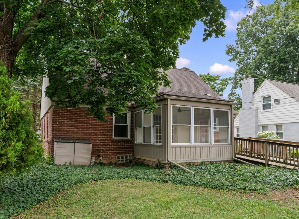 14041 Vernon Street Oak Park, MI 48237
