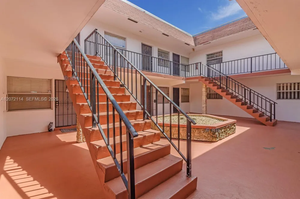 344 SW 1st St #6 Pompano Beach, FL 33060