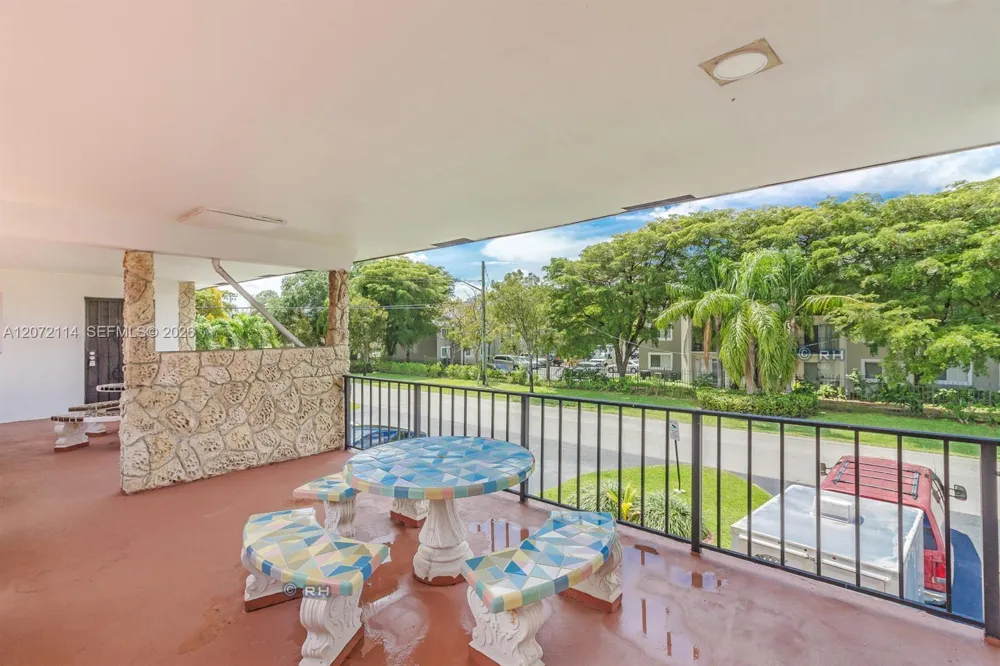344 SW 1st St #6 Pompano Beach, FL 33060