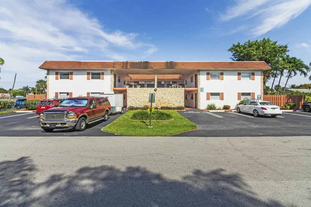 344 SW 1st St #6 Pompano Beach, FL 33060
