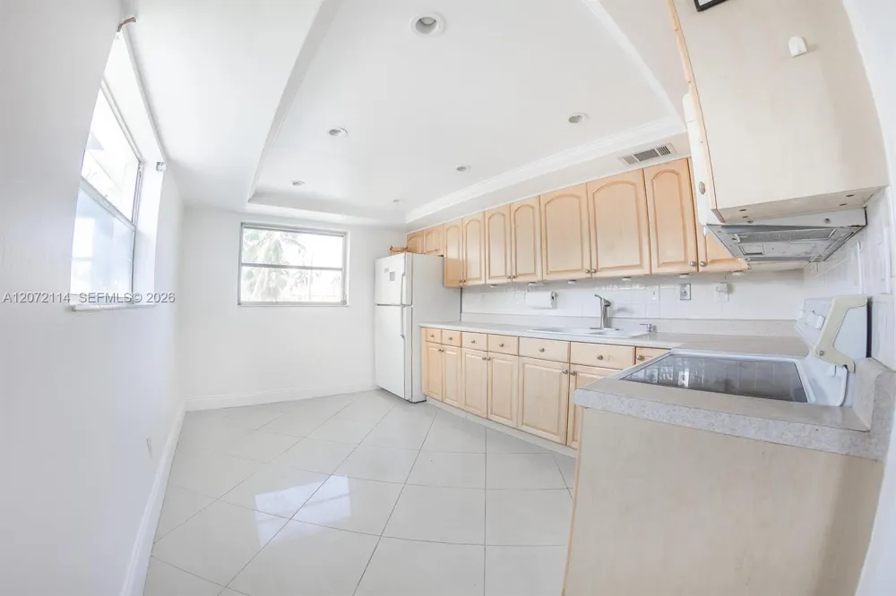 344 SW 1st St #6 Pompano Beach, FL 33060