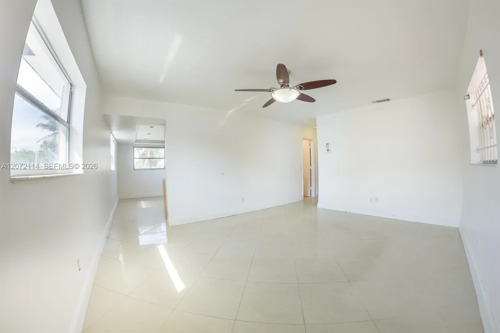 344 SW 1st St #6 Pompano Beach, FL 33060