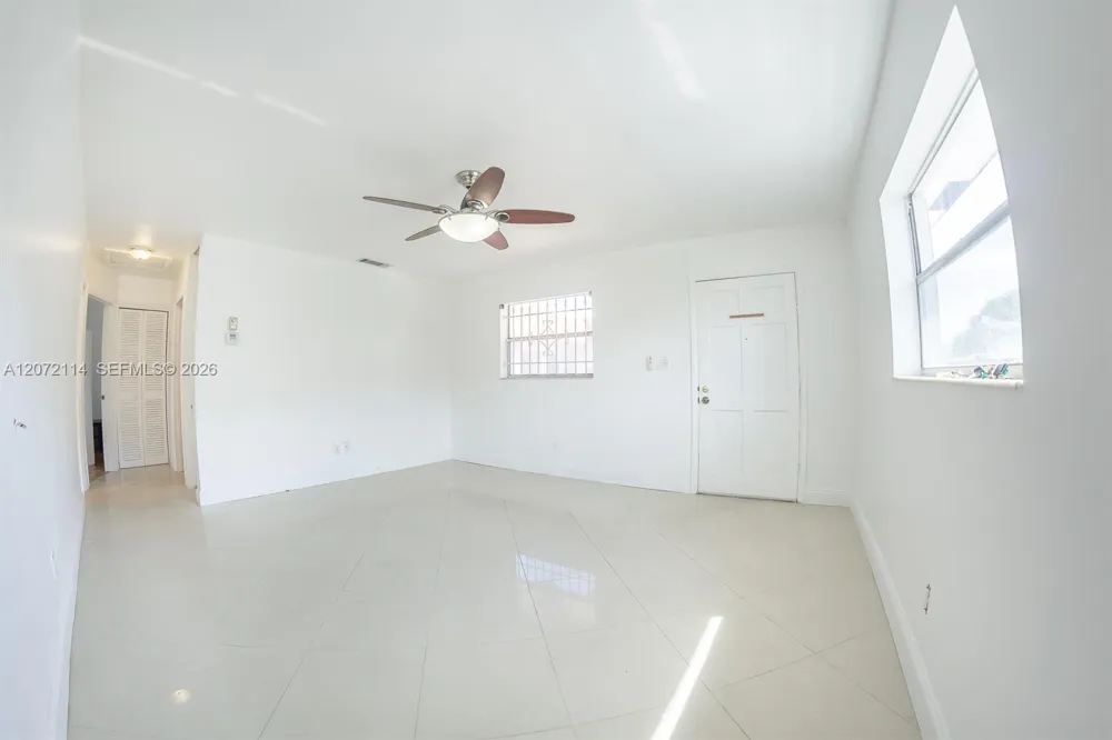 344 SW 1st St #6 Pompano Beach, FL 33060