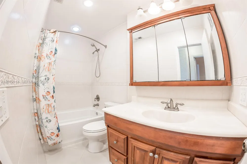 344 SW 1st St #6 Pompano Beach, FL 33060