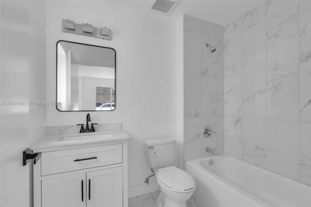 1627 NW 40th St Miami, FL 33142