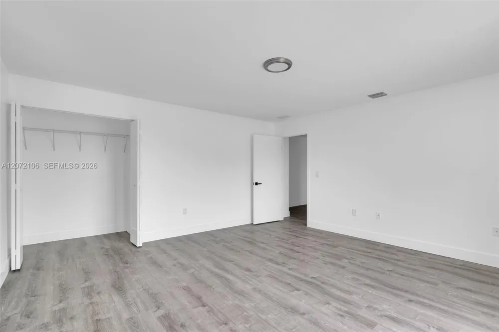 1627 NW 40th St Miami, FL 33142