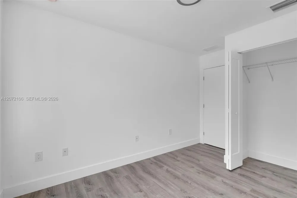 1627 NW 40th St Miami, FL 33142