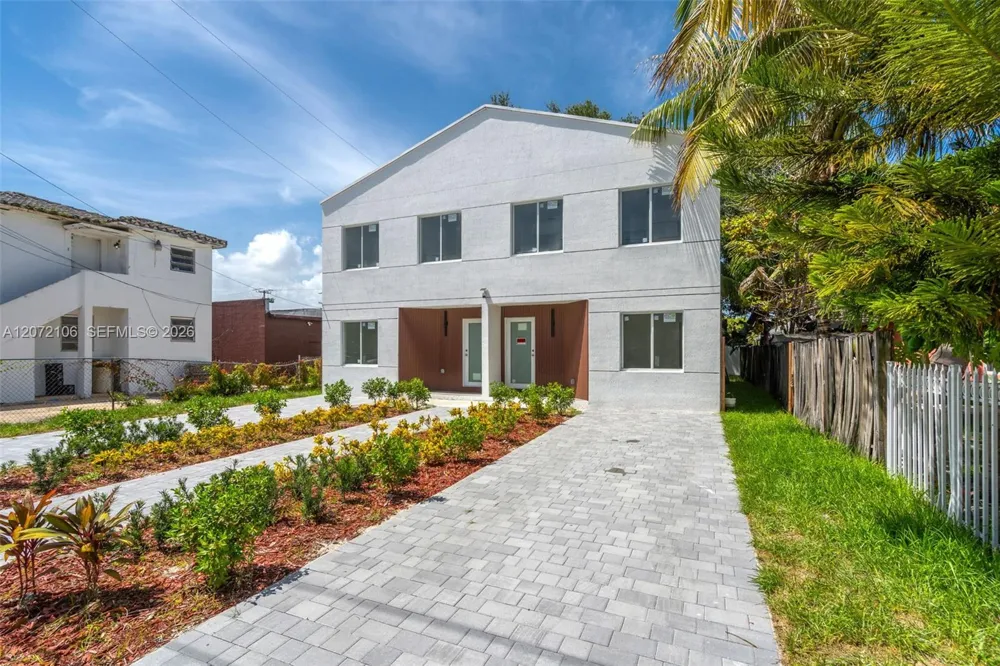 1627 NW 40th St Miami, FL 33142