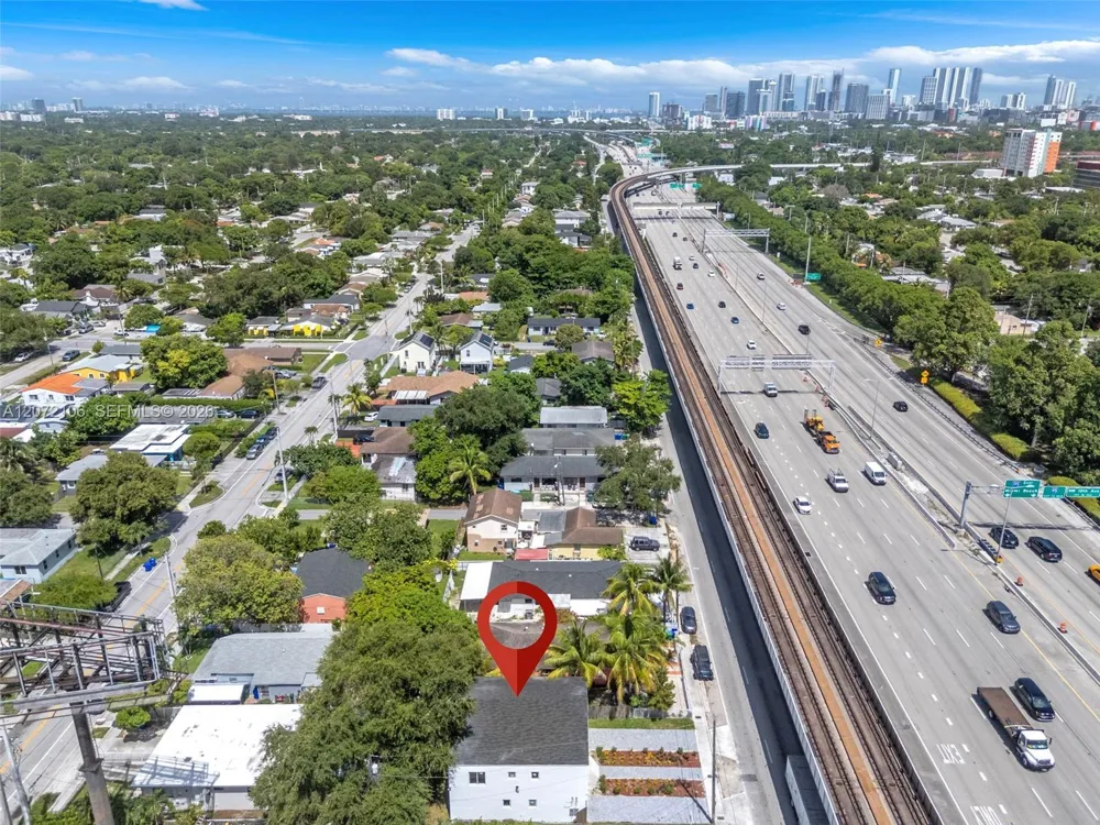 1627 NW 40th St Miami, FL 33142
