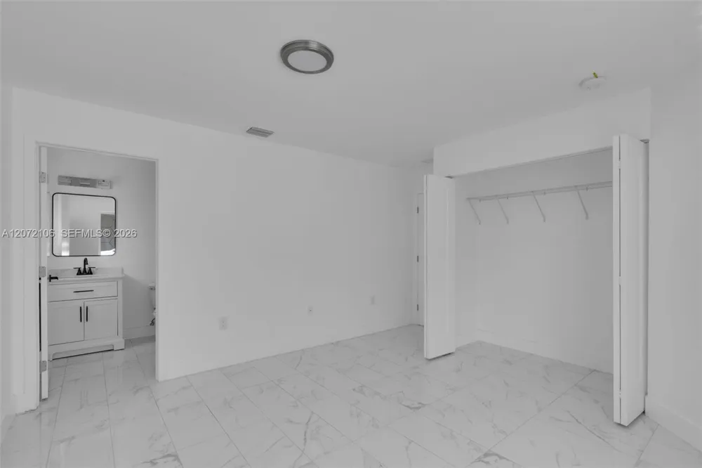 1627 NW 40th St Miami, FL 33142
