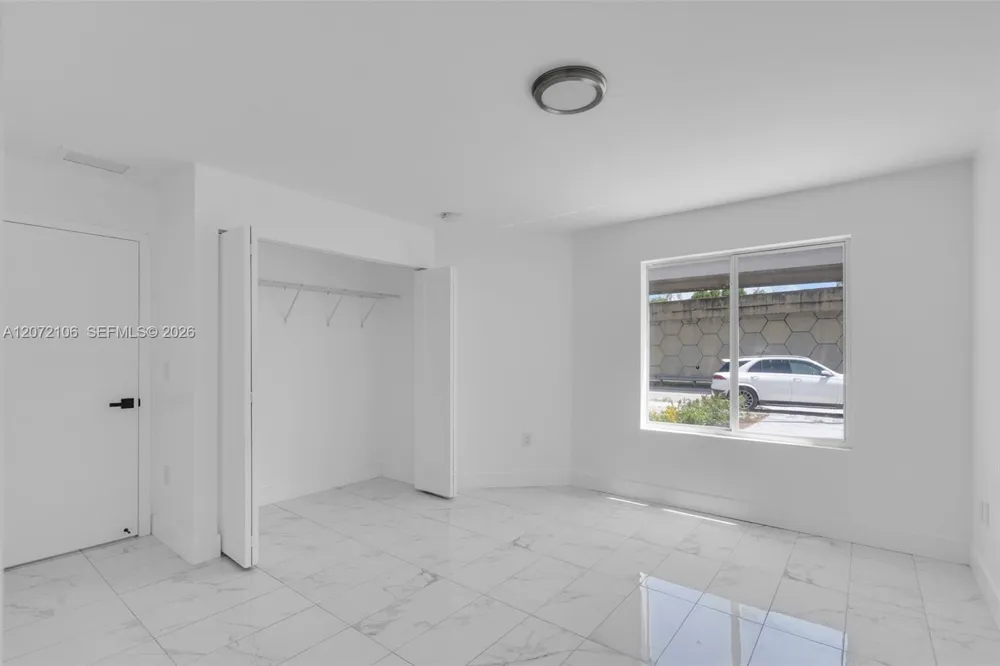 1627 NW 40th St Miami, FL 33142