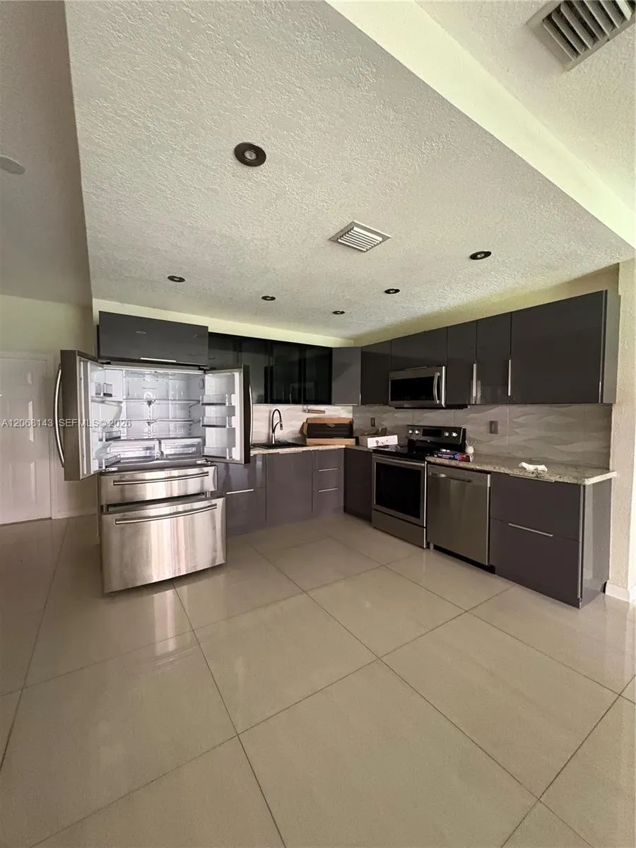 5725 Tuscany Way Tamarac, FL 33321