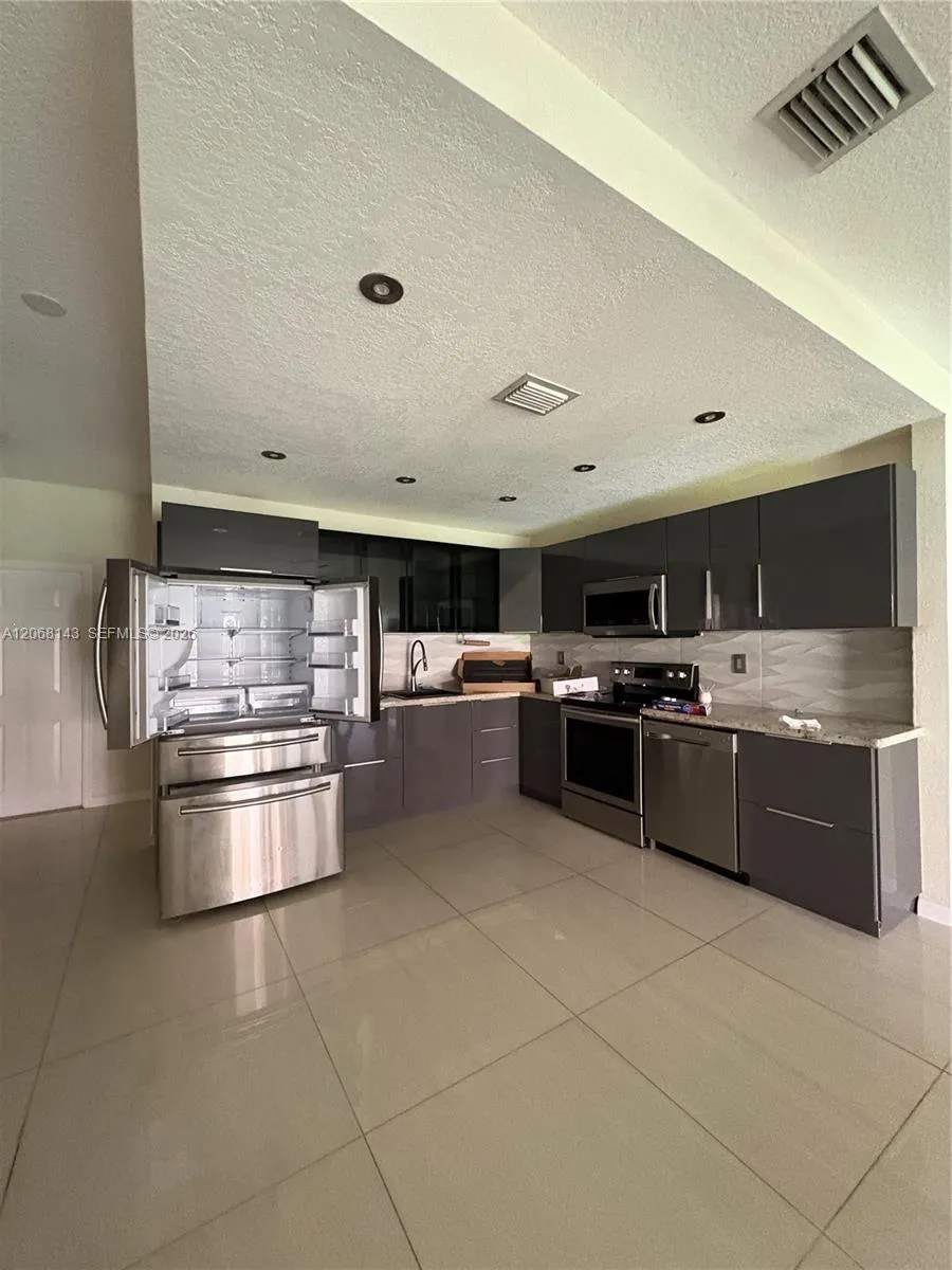 5725 Tuscany Way Tamarac, FL 33321