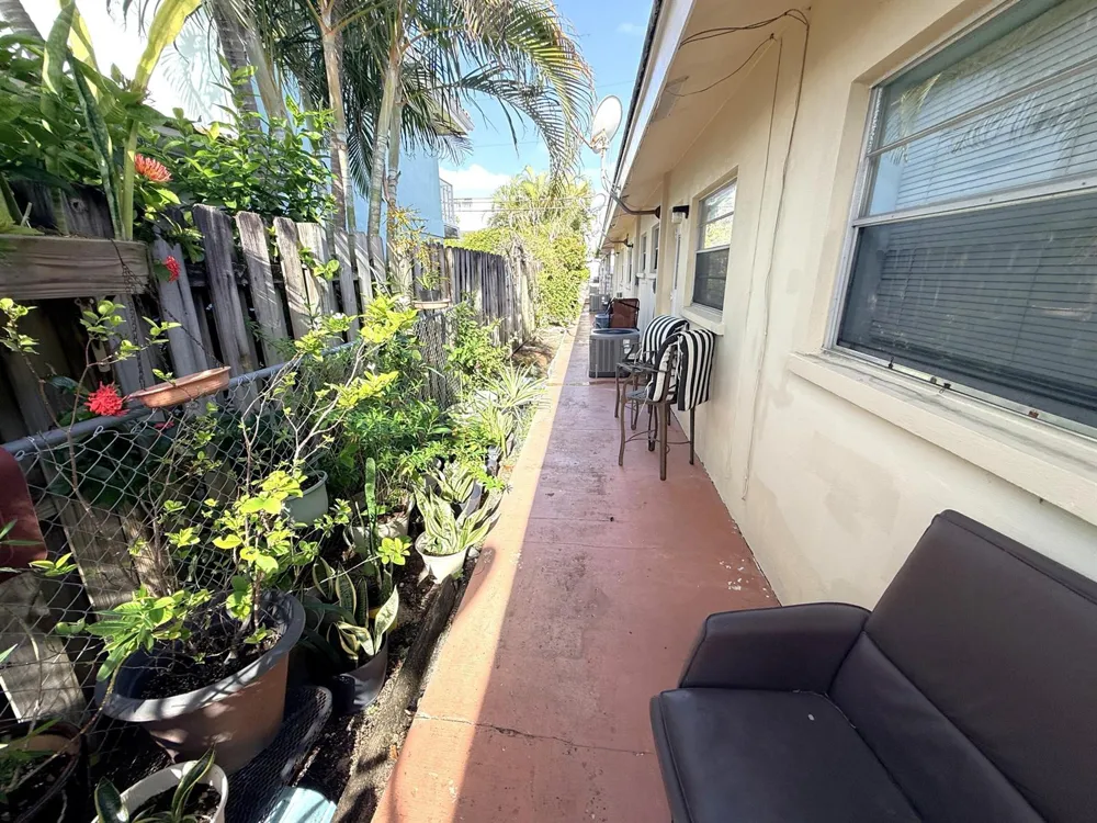 4649 Bougainvilla Drive Lauderdale By The Sea, FL 33308